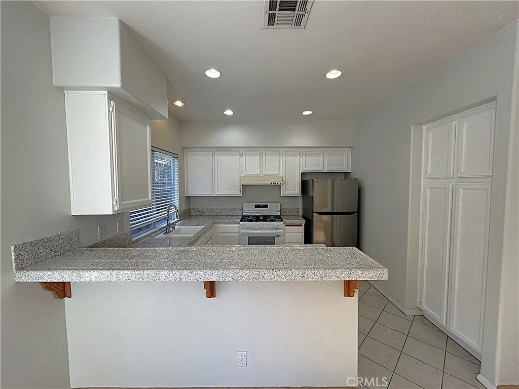 Photo of 1729 Sunflower Ave, Glendora, CA 91740 (MLS # IG25280071)