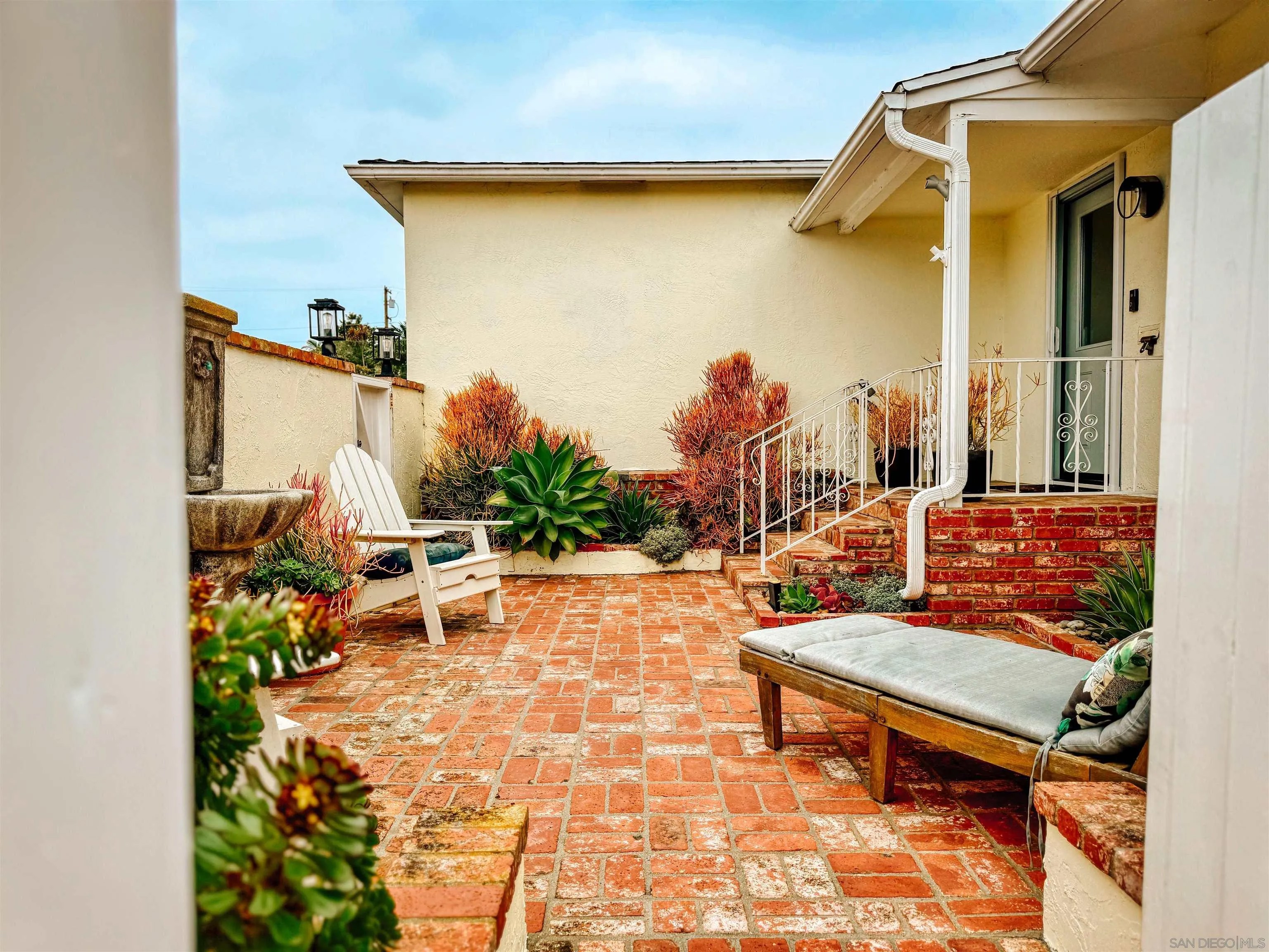 3044 Meadow Grove Dr