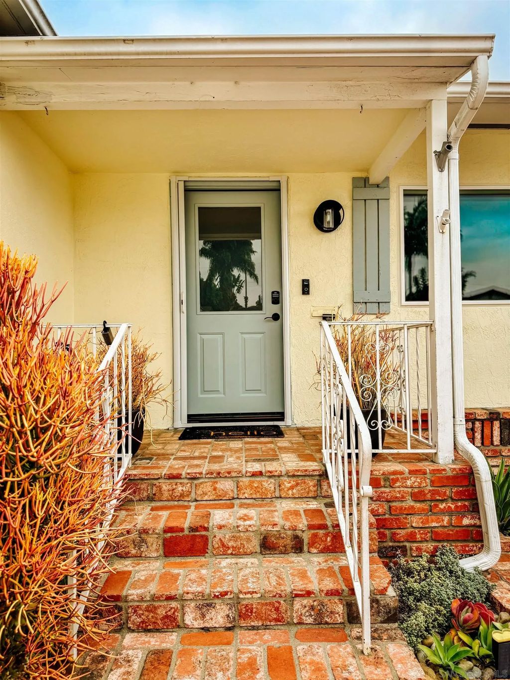 Photo of 3044 Meadow Grove Dr, San Diego, CA 92110 (MLS # 260004954)