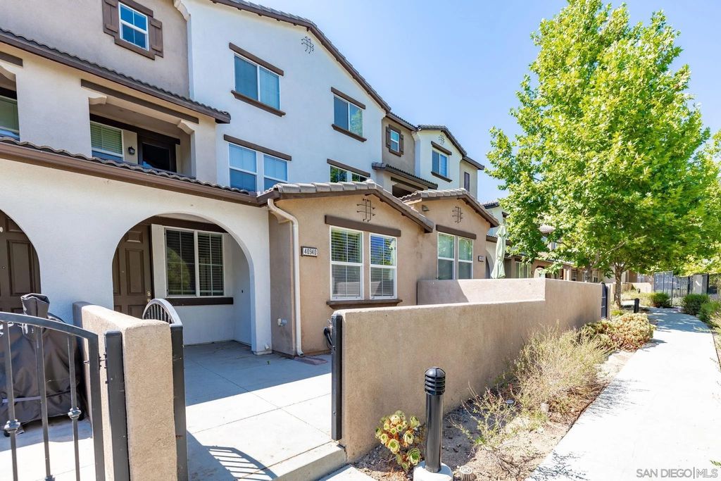 Photo of 40940 Lacroix Ave, Murrieta, CA 92562 (MLS # 250036167)