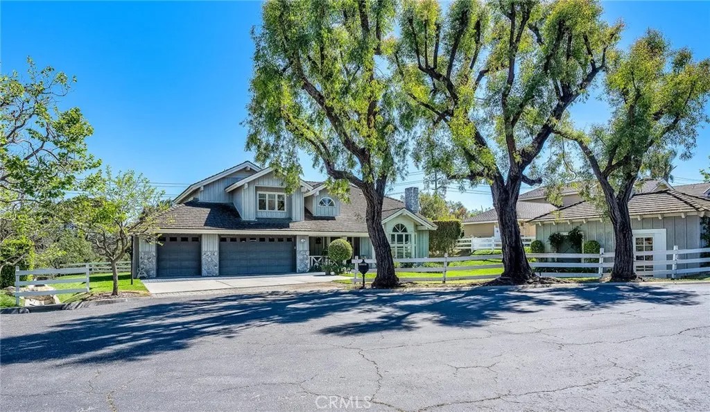 5 Colina Lane