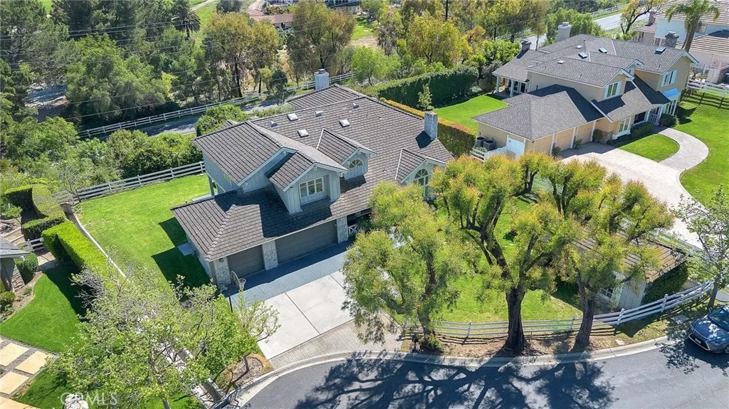 5 Colina Lane