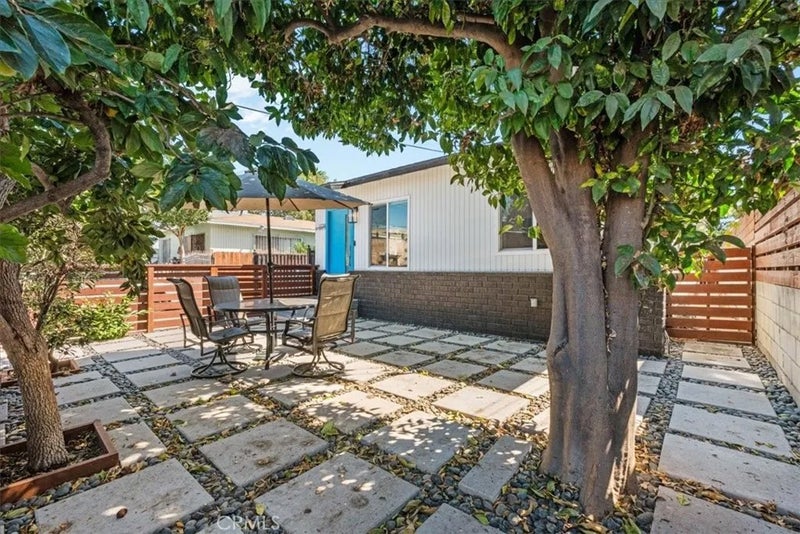 1738 W 144th