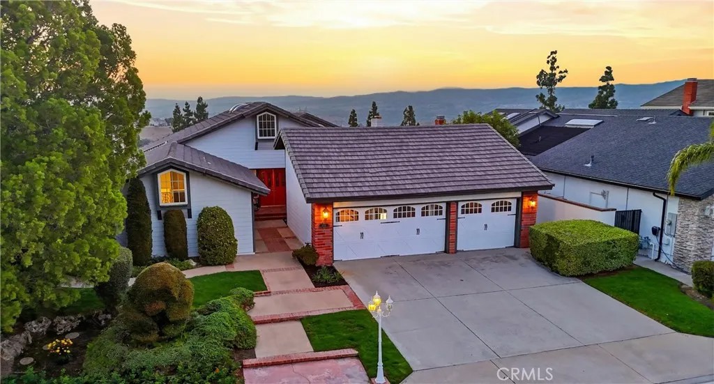 858 S BLUEBIRD CIRCLE