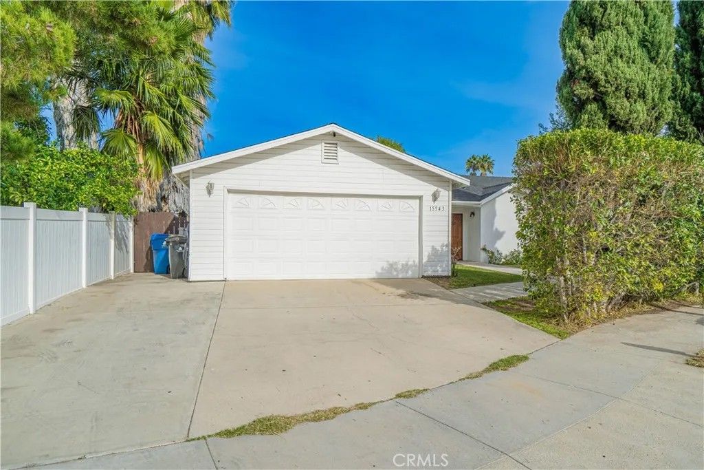 Photo of 15543 Dearborn, North Hills, CA 91343 (MLS # SR25279752)