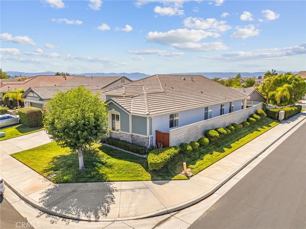 Photo of 39555 Freemark Abbey, Murrieta, CA 92562 (MLS # SW25216562)