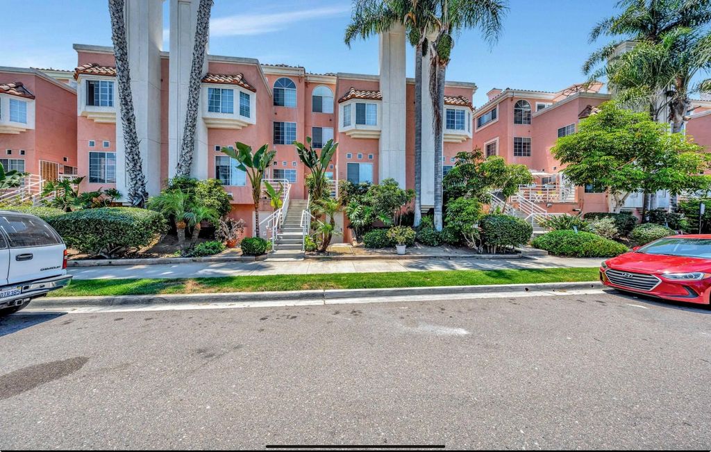 Photo of 221 Donax Ave #10, Imperial Beach, CA 91932 (MLS # 250021399)