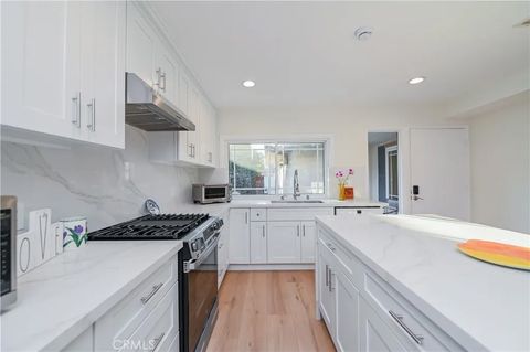 Photo of 15 Camphor, Irvine, CA 92612 (MLS # OC25253895) Photo of 15 Camphor, Irvine, CA 92612 (MLS # OC25253895)