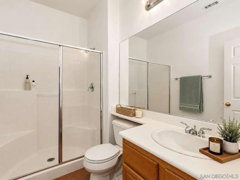 1586 Silver Cup CT
