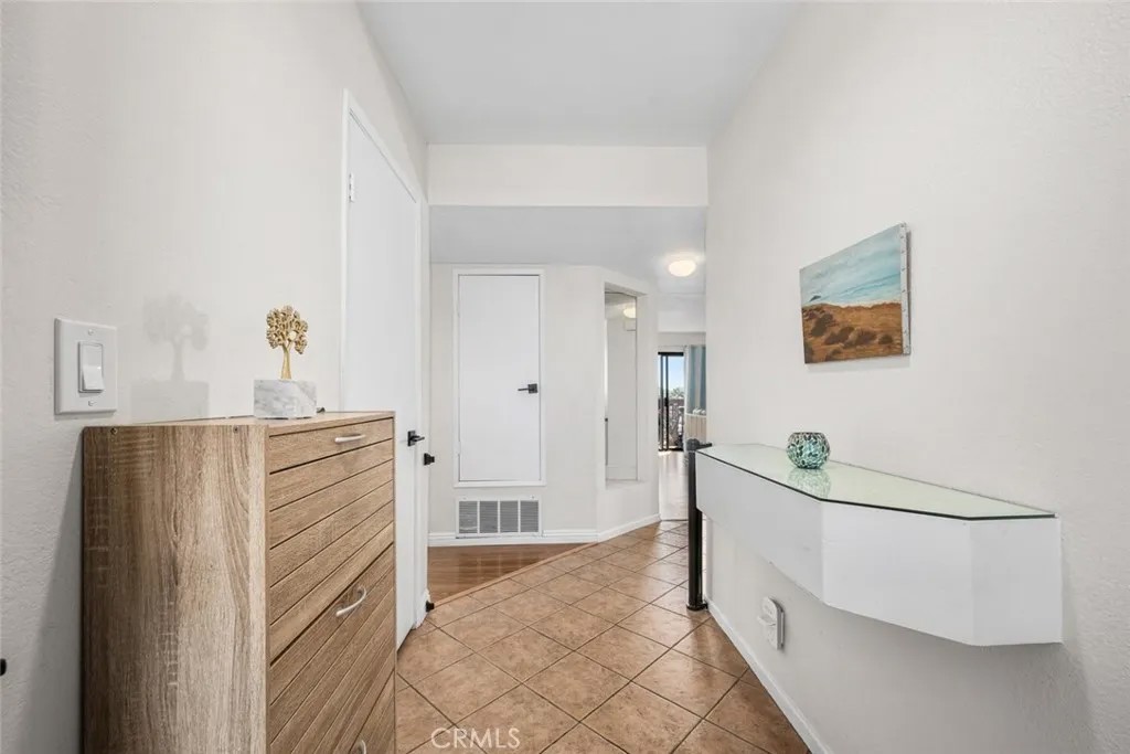 1425 E 2nd Street 301