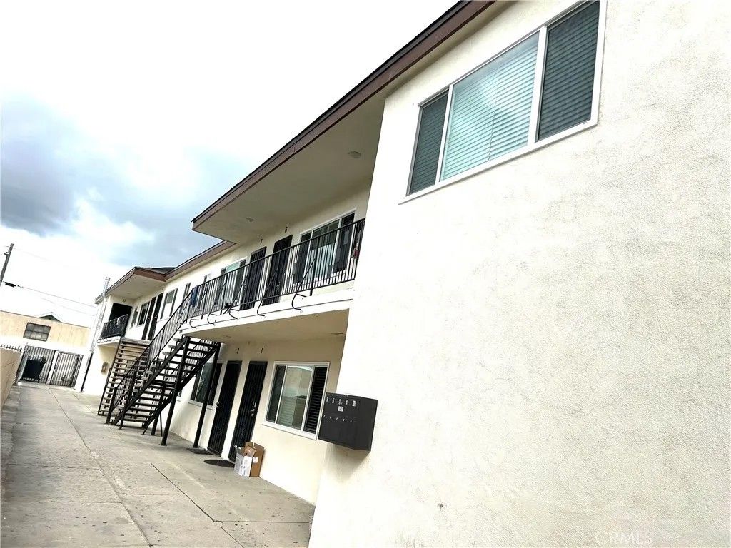 Photo of 2285 Lewis Avenue, Long Beach, CA 90806 (MLS # OC26082115)