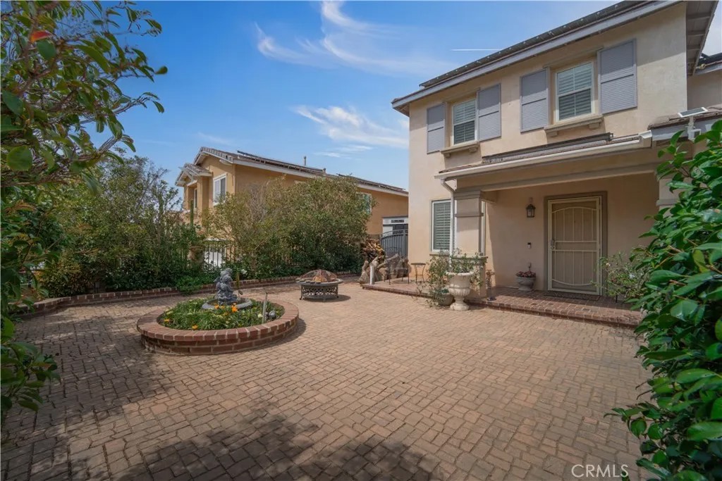 38332 Hillcrest Drive