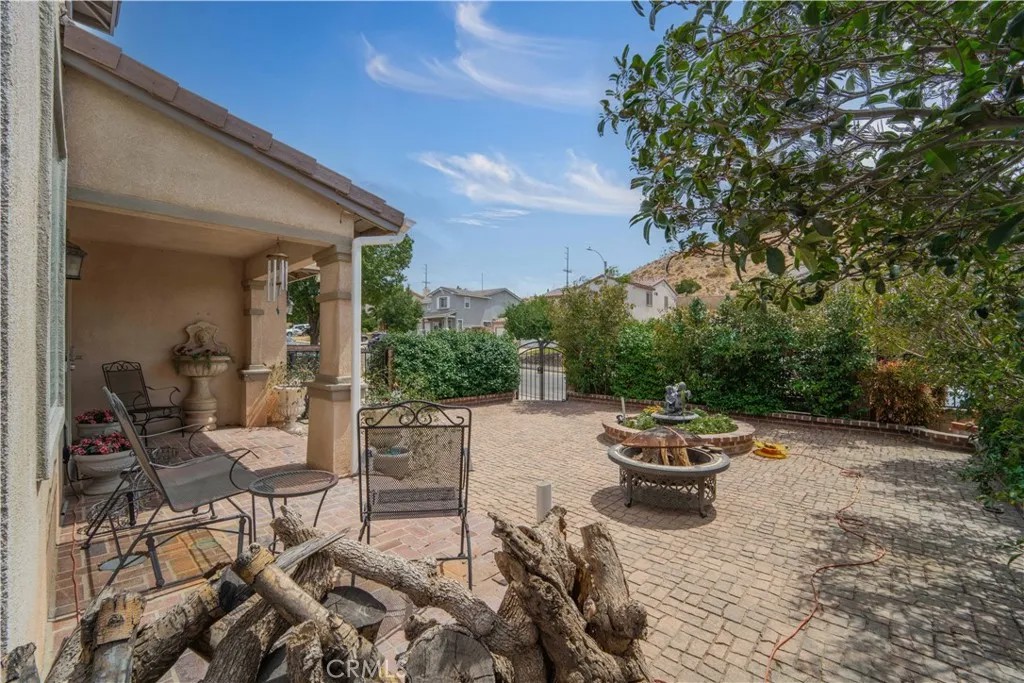38332 Hillcrest Drive