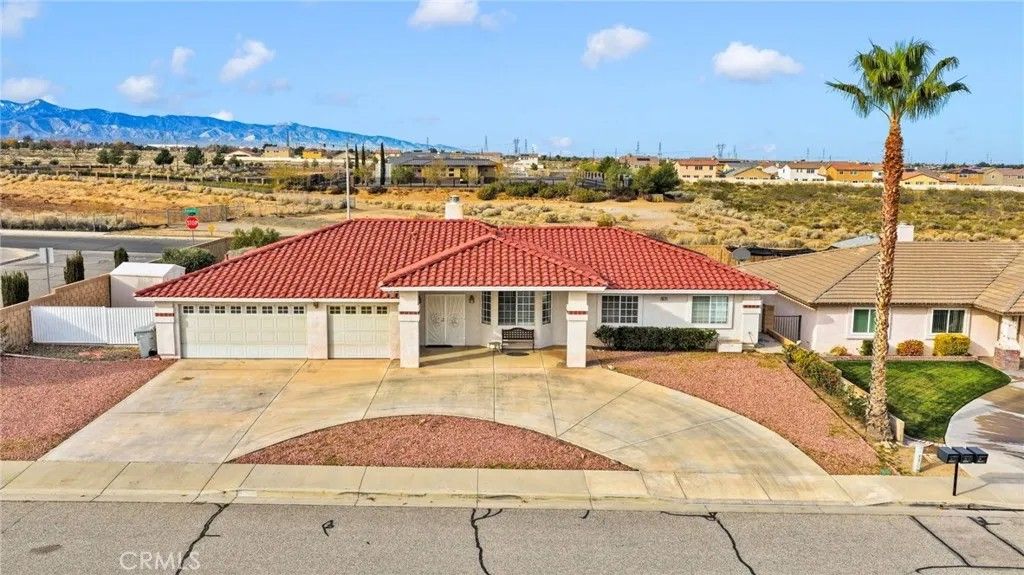 Photo of 10578 Westway Rd, Hesperia, CA 92345 (MLS # HD25279812)