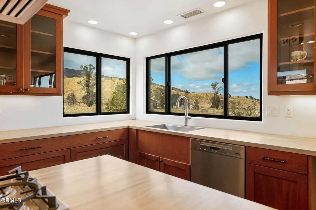 2170 Aliso Park & Foothill Road