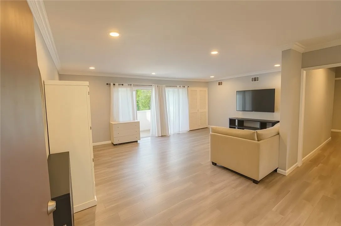 6301 Coldwater Canyon