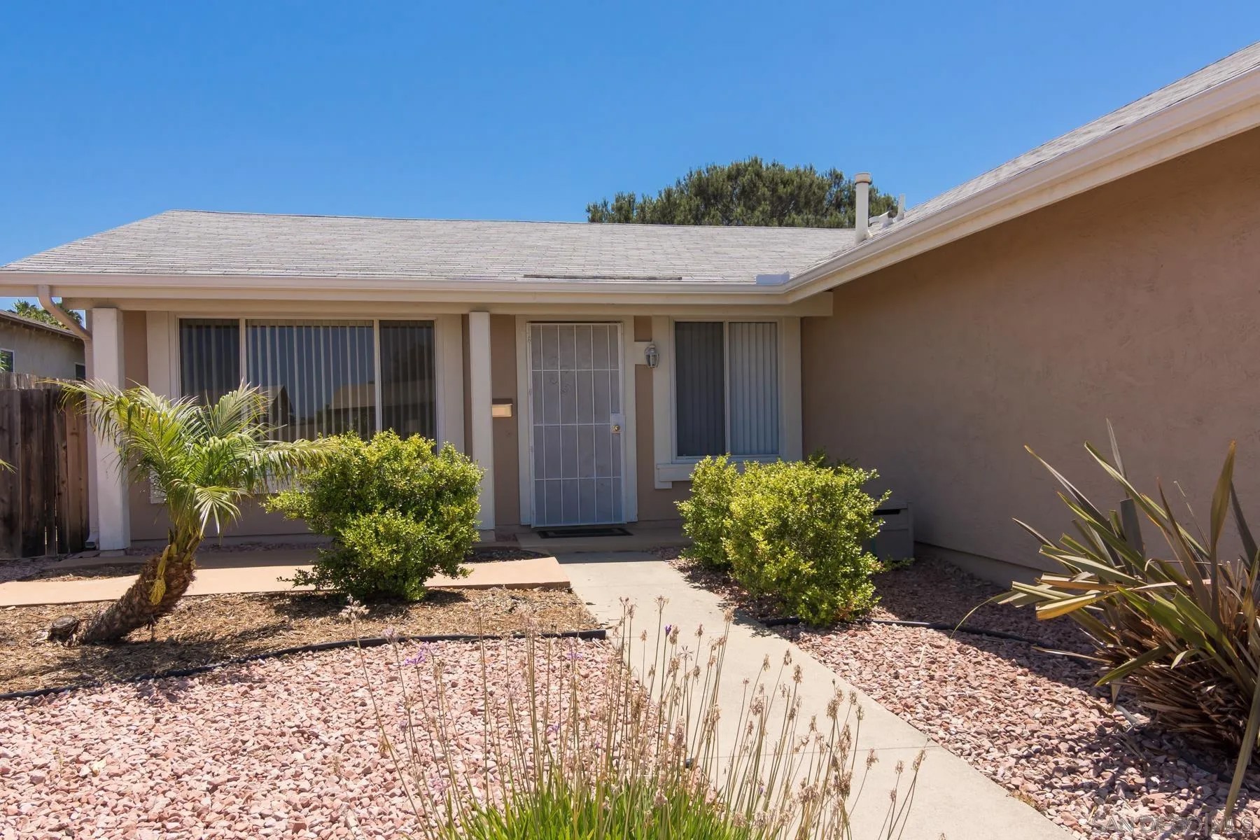 10939 Avenida Del Gato