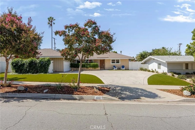 612 Lakeside Avenue