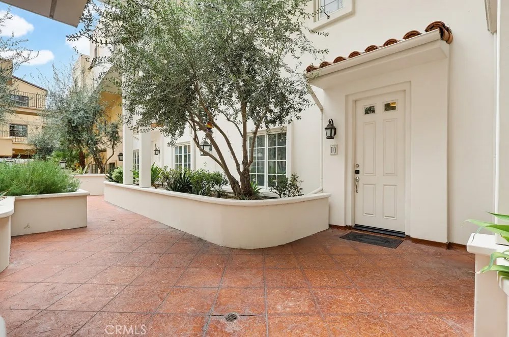 851 N San Vicente Boulevard 110