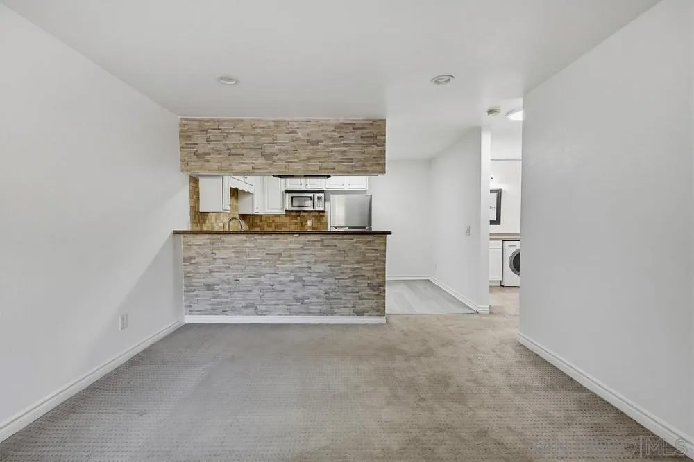 1681 Bayview Heights 32