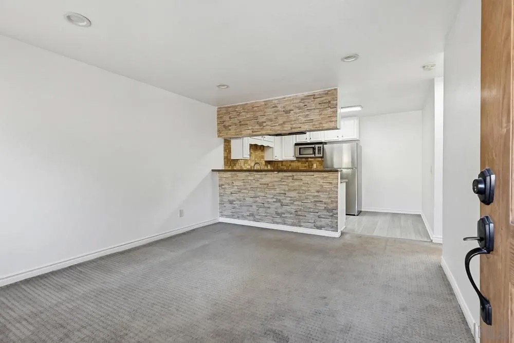 1681 Bayview Heights 32