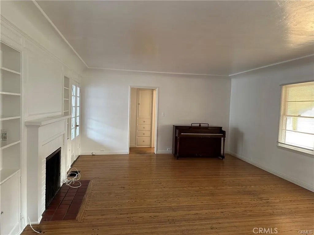 2295 Longden