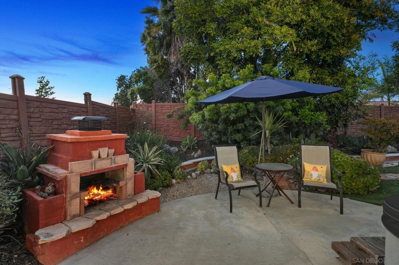 6433 La Paloma St