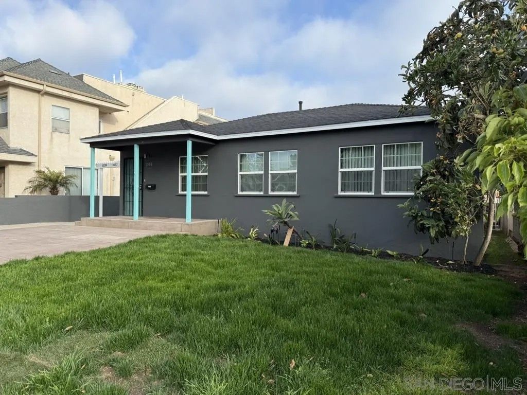 Photo of 1035 Beryl St, San Diego, CA 92109 (MLS # 260008158)