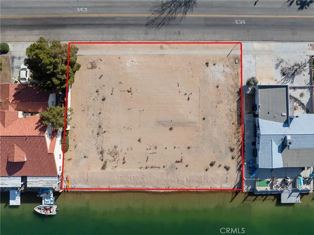 Photo of 27646 Lakeview Dr, Helendale, CA 92342 (MLS # HD26072540)