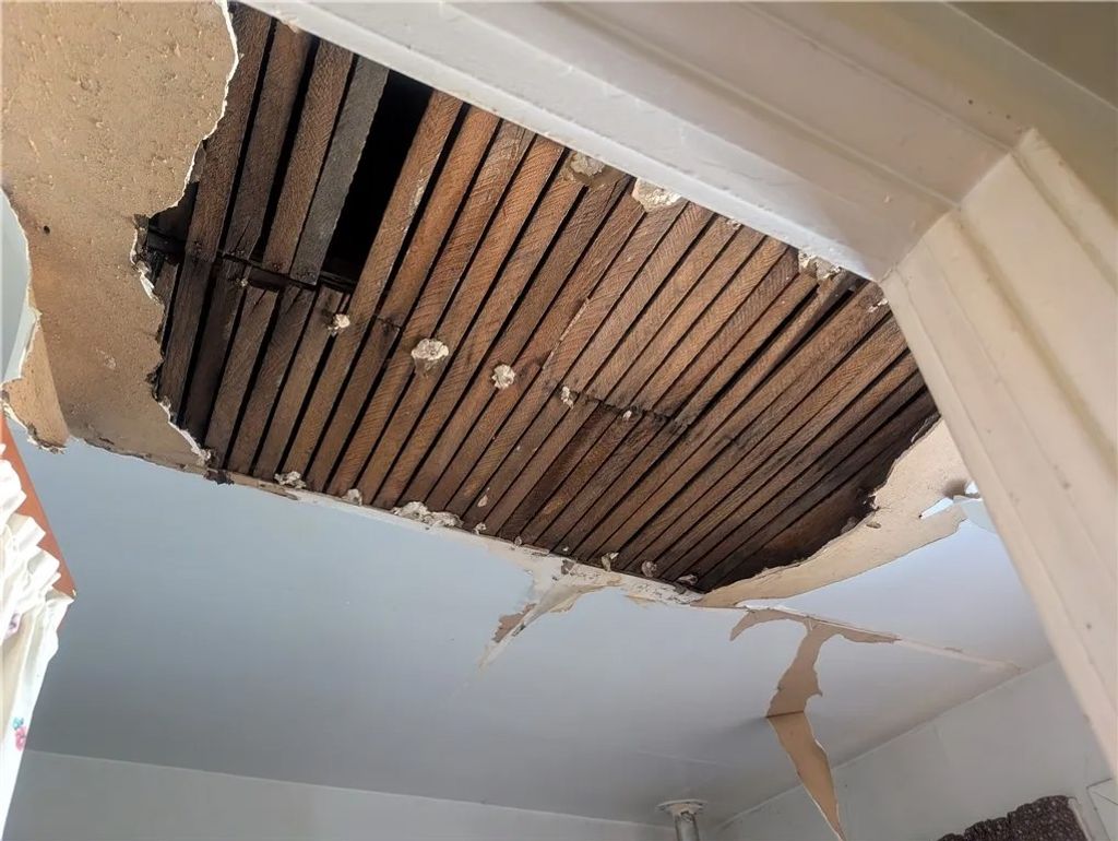 Photo of 975 E 43RD Street, Los Angeles, CA 90011 (MLS # IV26039526)