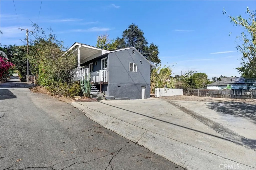 9246 Rowell Ave.