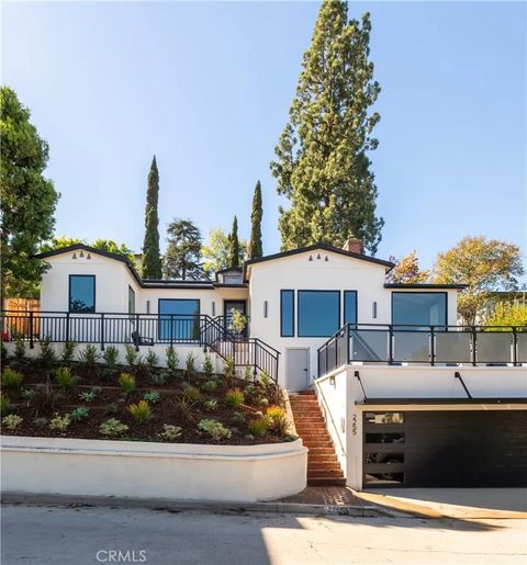 Photo of 2255 Talmadge St, Los Angeles, CA 90027 (MLS # SB25244525)