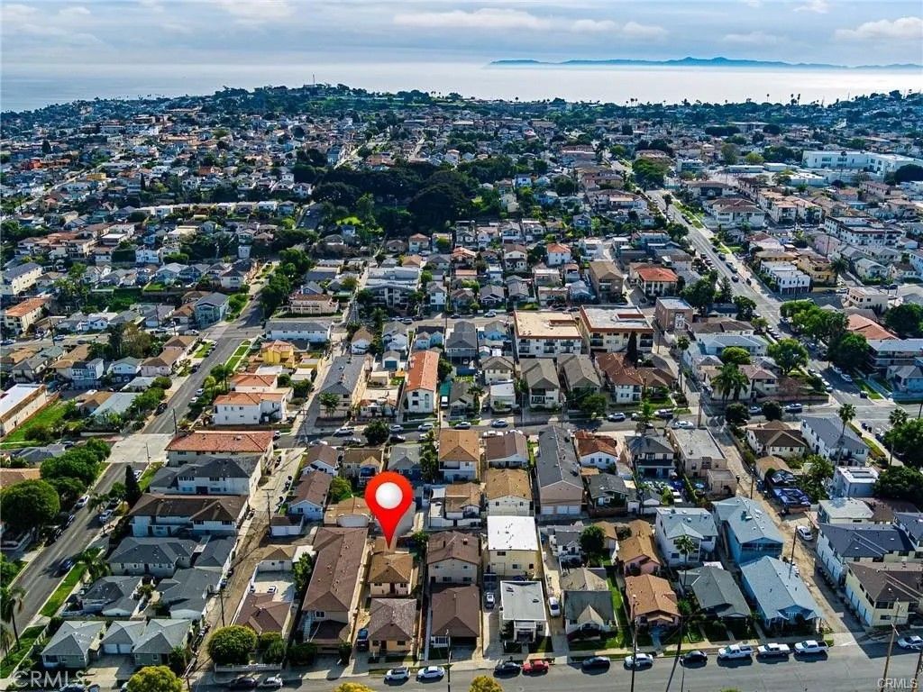 Photo of 939 W 17th St, San Pedro, CA 90731 (MLS # SB26038402)