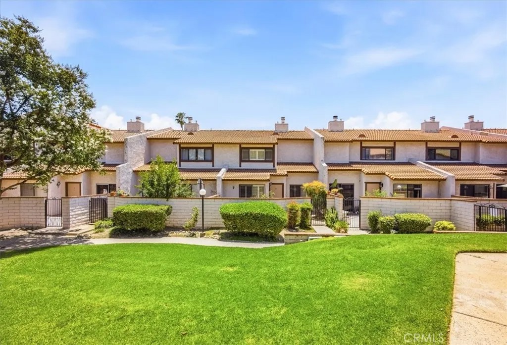 910 N Redding