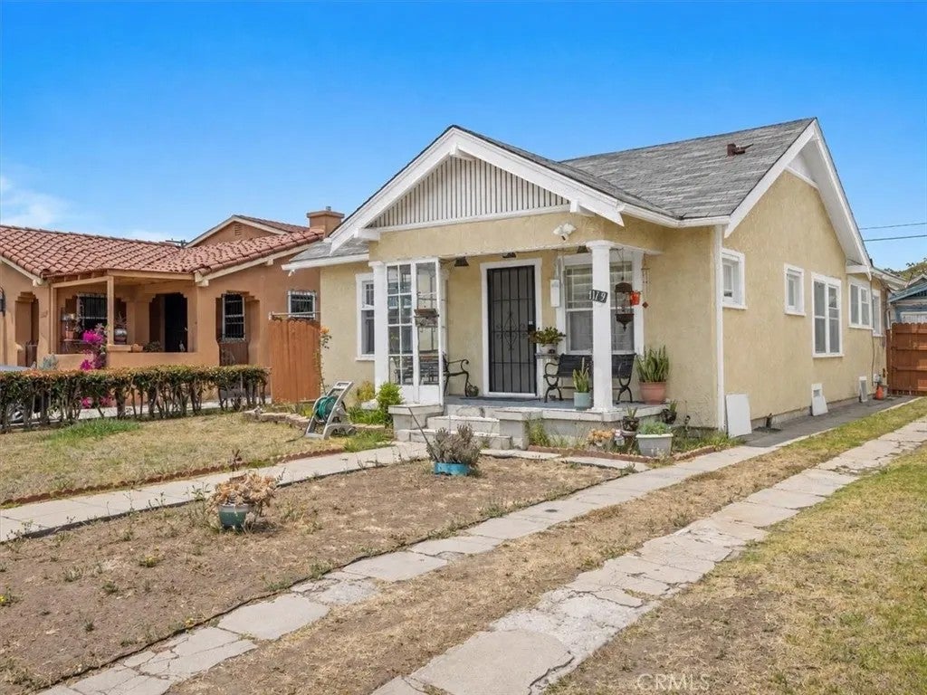 1119 W 84th Place