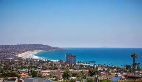 5560 Moonlight Lane, La Jolla, CA 92037 - #: 250034629