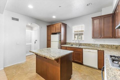 Tiny photo for 2166 Nopalito Drive #70, Chula Vista, CA 91915 (MLS # PTP2508073)