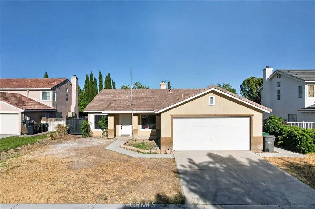 Photo of 44746 Ranchwood Ave, Lancaster, CA 93536 (MLS # SR26081725)