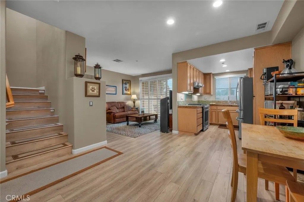 Photo of 1448 Patricia Ave #203, Simi Valley, CA 93065 (MLS # SR26046882)