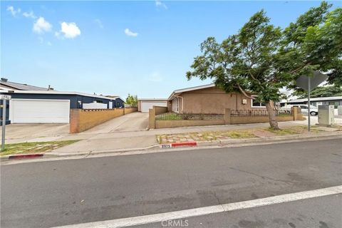 Tiny photo for 8975 Gramercy Drive, San Diego, CA 92123 (MLS # SW25229203)