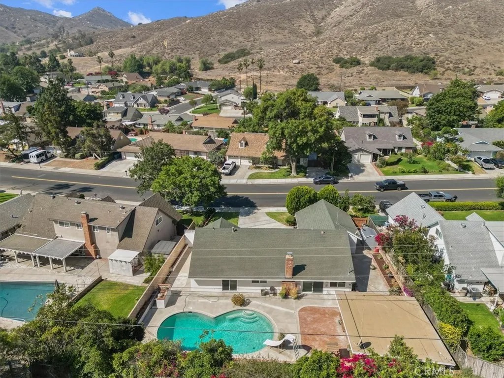 5553 Peacock Lane