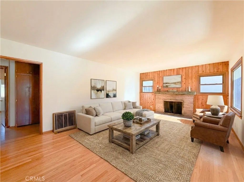 Photo of 22137 Ybarra, Woodland Hills, CA 91364 (MLS # SR25273965)