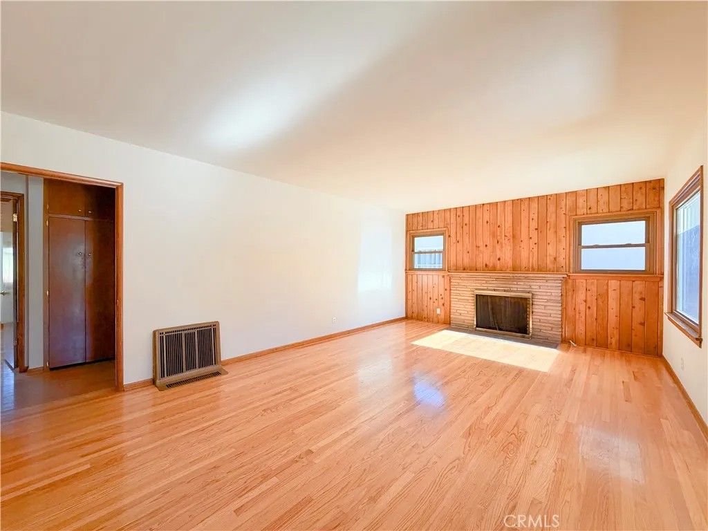 Photo of 22137 Ybarra, Woodland Hills, CA 91364 (MLS # SR25273965)