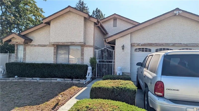1122 Reggio Place