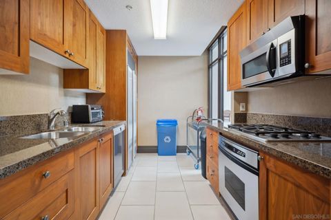 Tiny photo for 700 W Harbor Dr #705, San Diego, CA 92101 (MLS # 250030899)