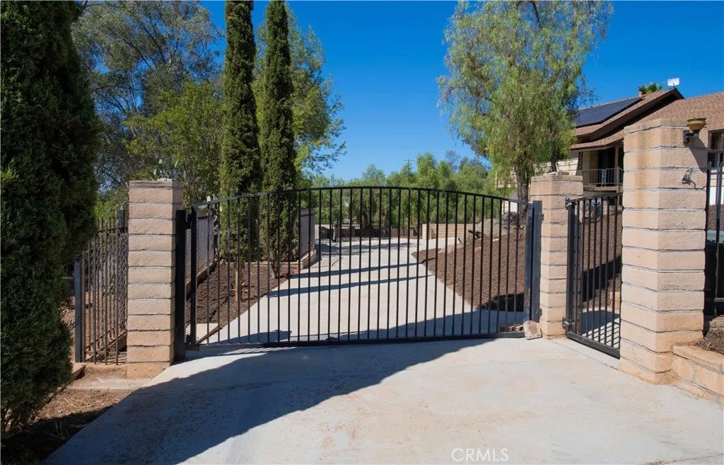 Photo of 30856 Hillview DR, Valley Center, CA 92082 (MLS # ND26202055)