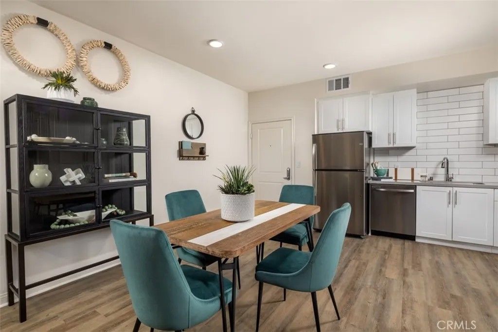 Photo of 39261 Delhaven St, Murrieta, CA 92563 (MLS # SW25232164)