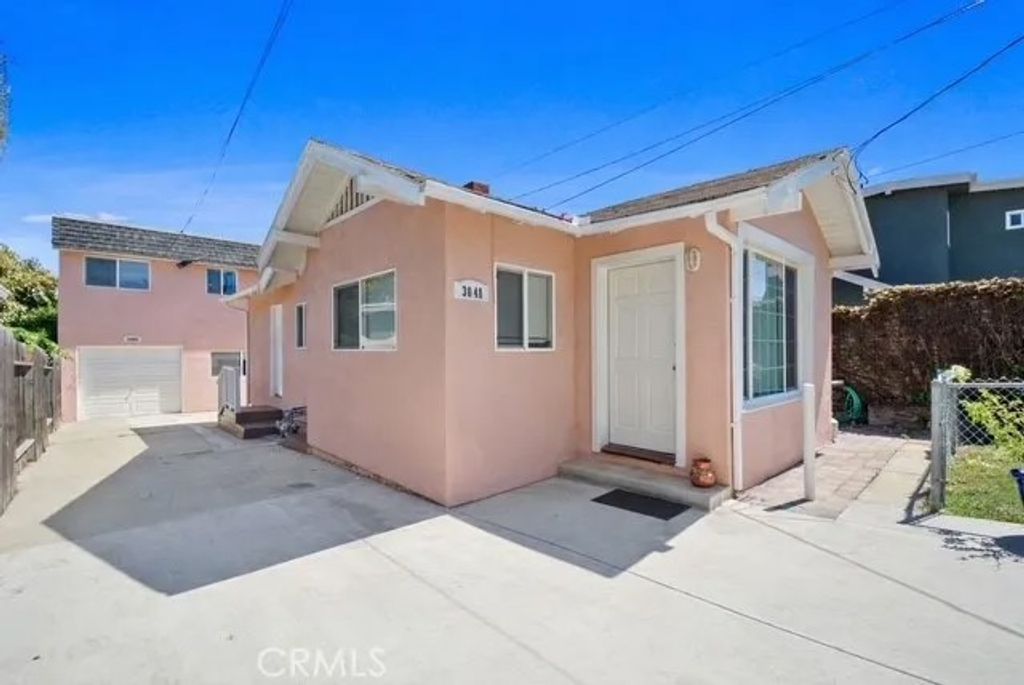 Photo of 3046 S Kerckhoff Ave, San Pedro, CA 90731 (MLS # PW26070885)