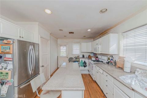 Tiny photo for 4646 Farmdale Avenue, North Hollywood, CA 91602 (MLS # SB25255365)