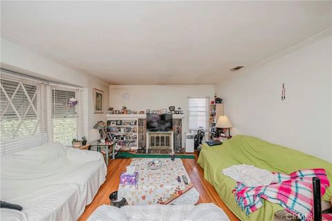 Tiny photo for 4646 Farmdale Avenue, North Hollywood, CA 91602 (MLS # SB25255365)